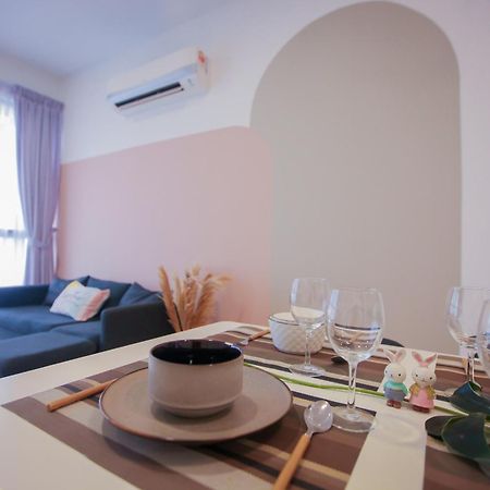 Econest Apartment By The One - Educity Nusajaya Нусаджая Екстериор снимка