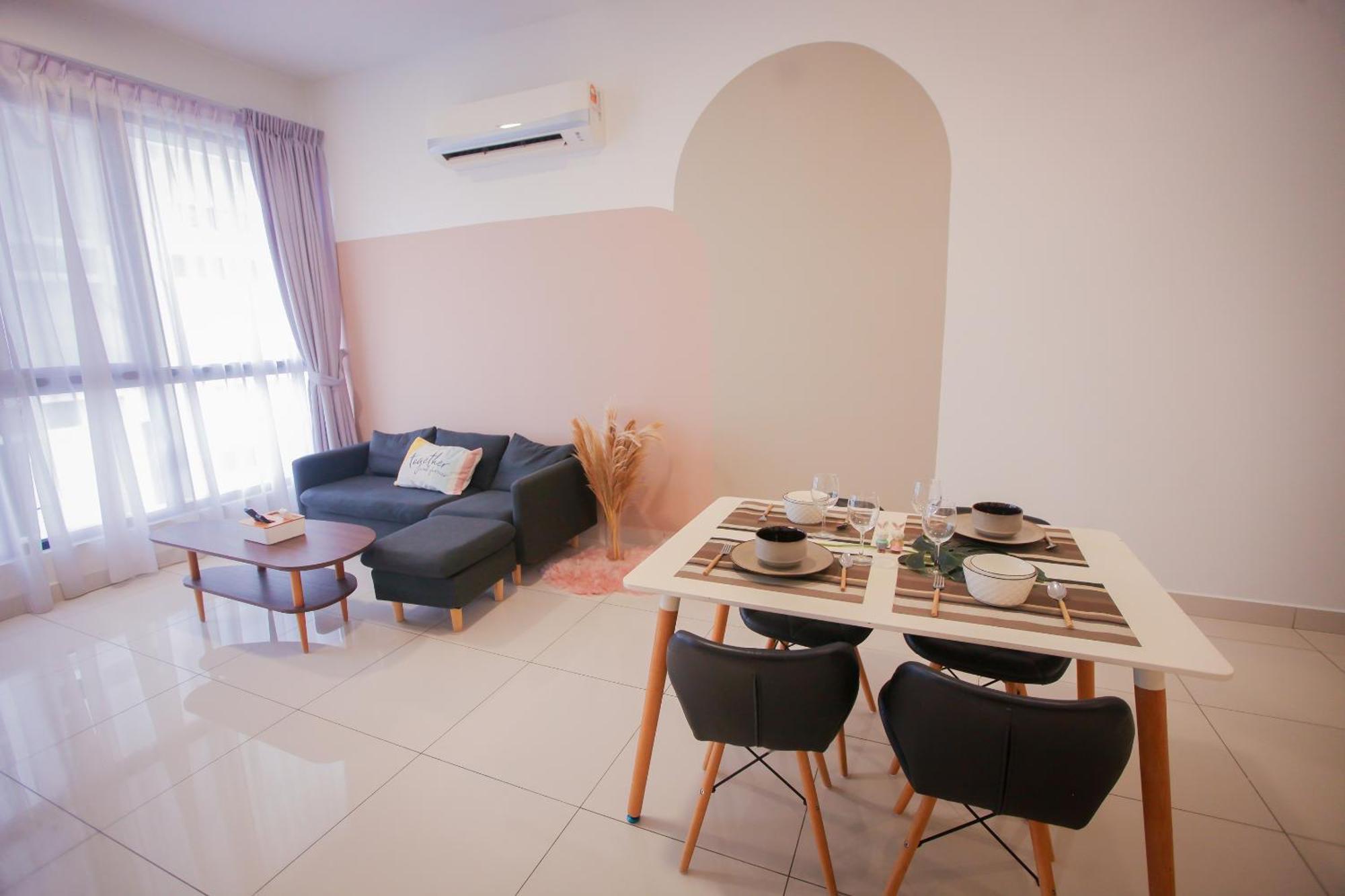 Econest Apartment By The One - Educity Nusajaya Нусаджая Екстериор снимка