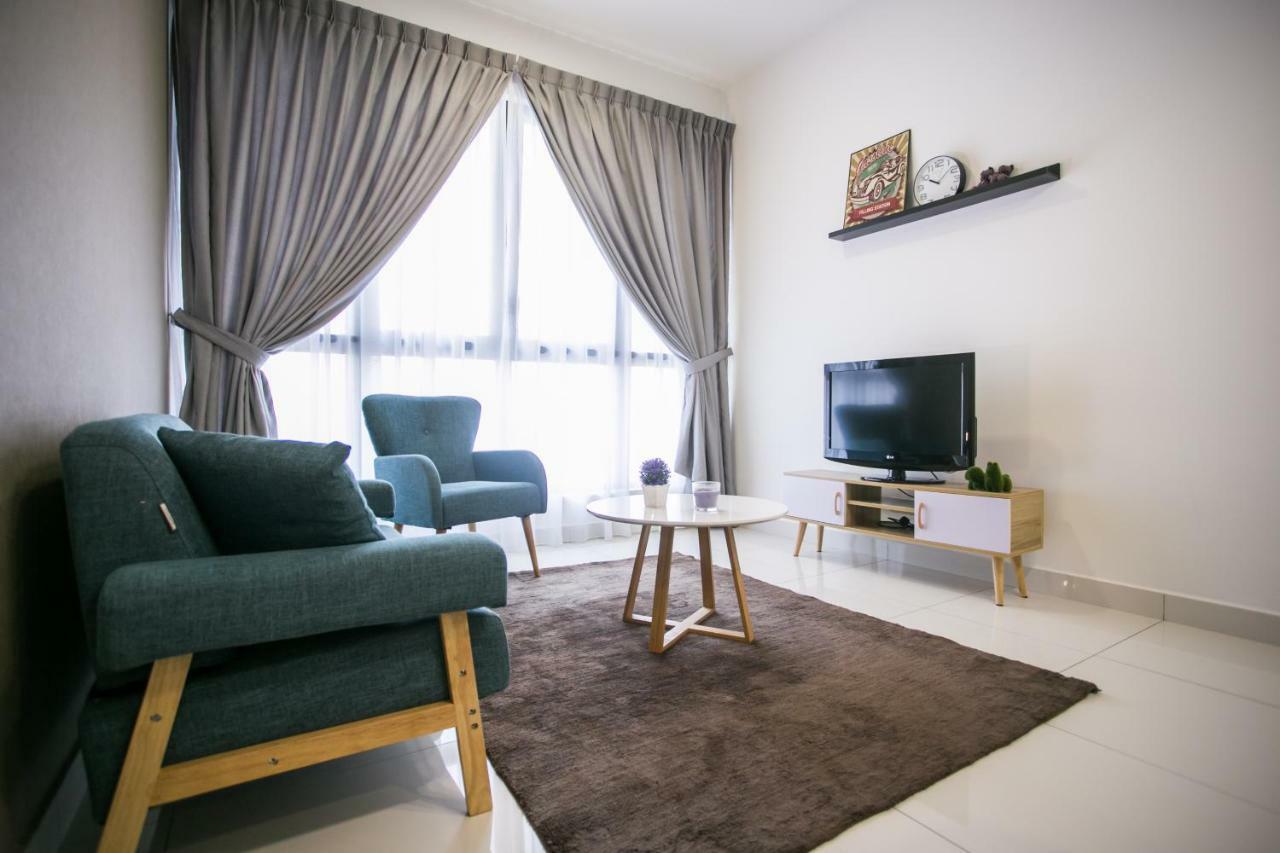 Econest Apartment By The One - Educity Nusajaya Нусаджая Екстериор снимка