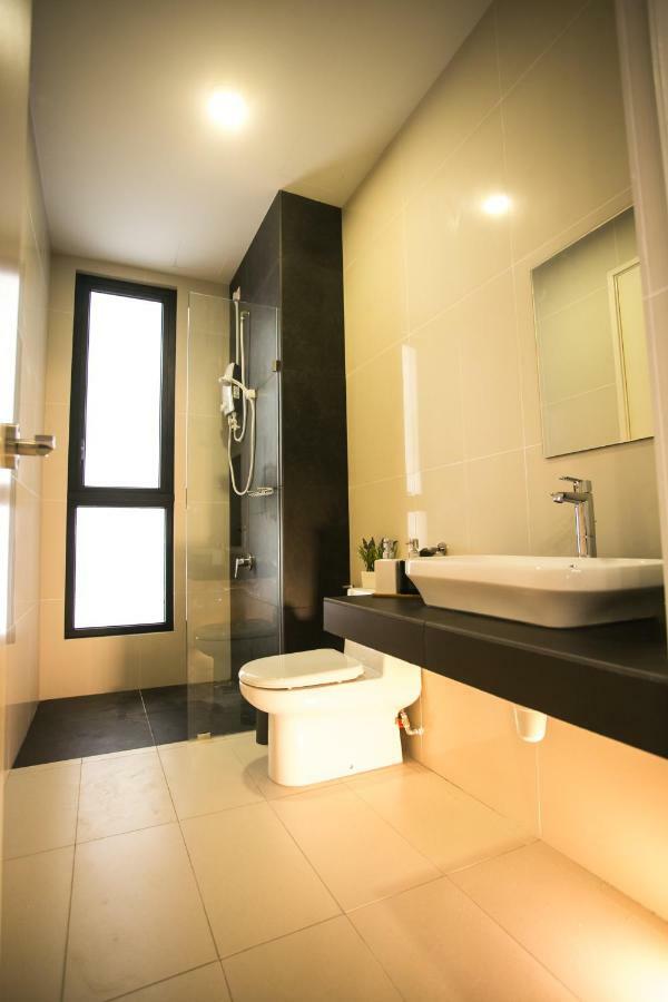 Econest Apartment By The One - Educity Nusajaya Нусаджая Екстериор снимка