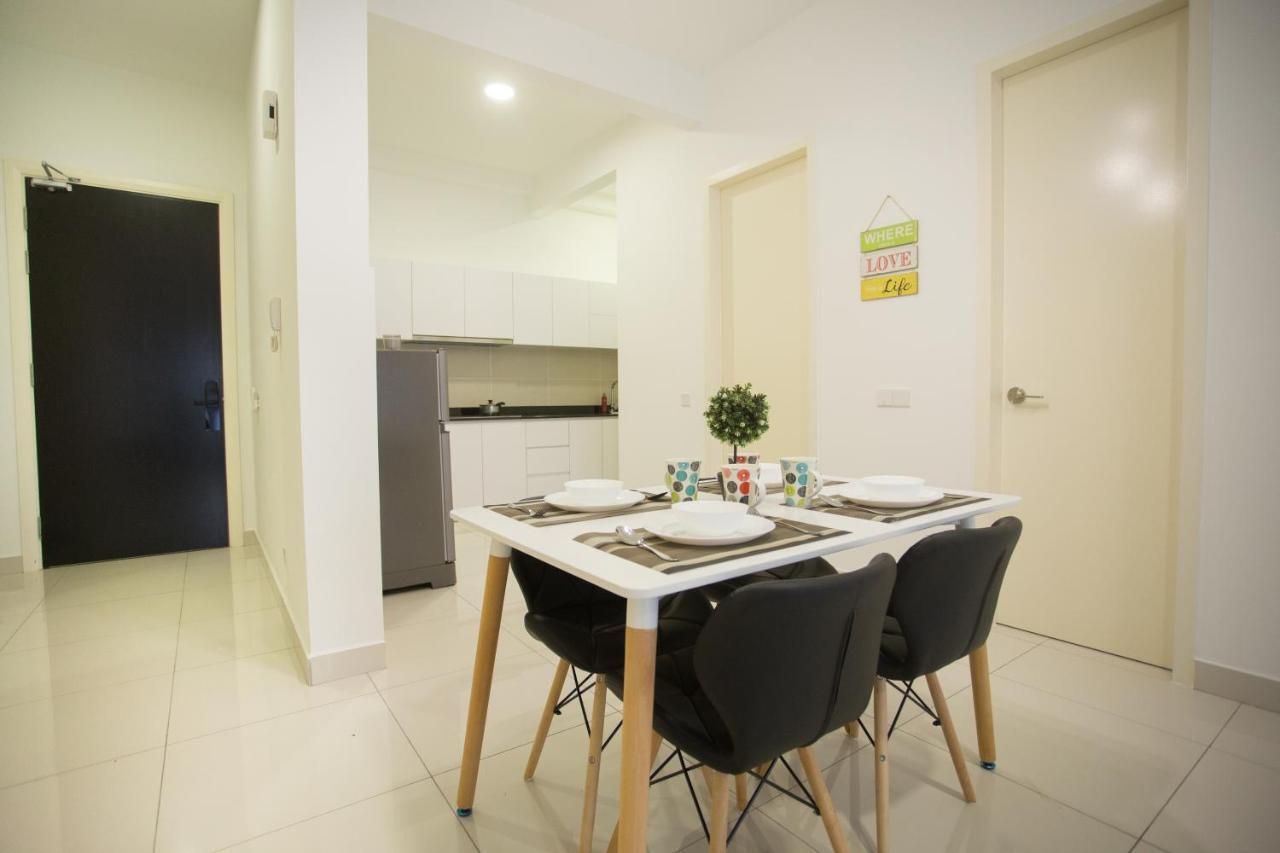 Econest Apartment By The One - Educity Nusajaya Нусаджая Екстериор снимка